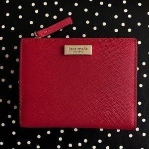 ❗️SALE ❗️NWOT Kate Spade shawn wallet 🌹